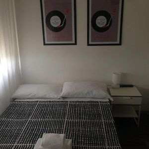 Basic Kamer met een King Size Bed
